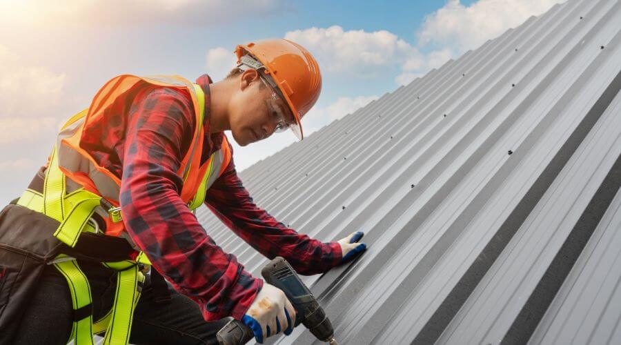 Professional gutter cleaning in Glendive, MT
